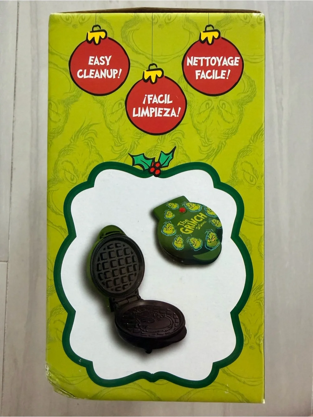 The Grinch Mini Waffle Maker in Green - Uncanny Brands